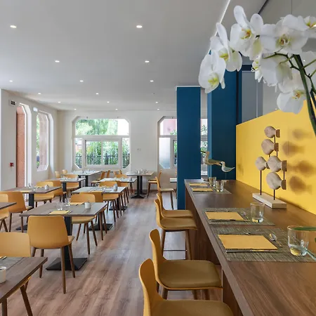 Ξενοδοχείο Riva 4*